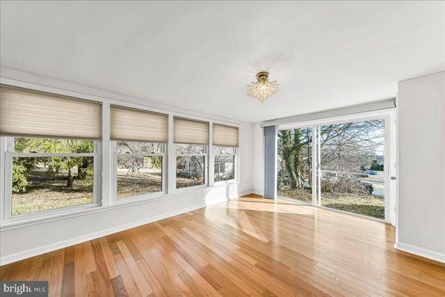 3 MAN O WAR DR, Media, PA 19063