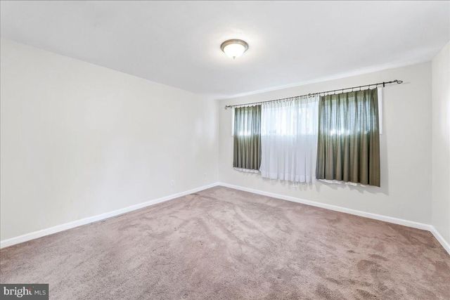 3 MAN O WAR DR, Media, PA 19063