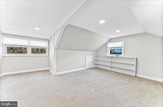 3 MAN O WAR DR, Media, PA 19063