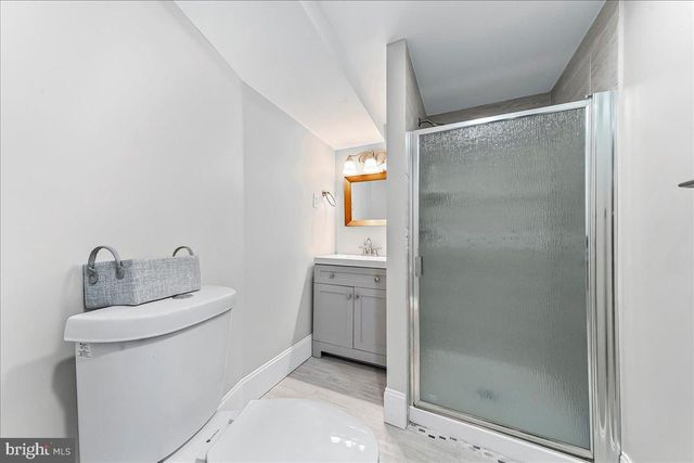 3 MAN O WAR DR, Media, PA 19063