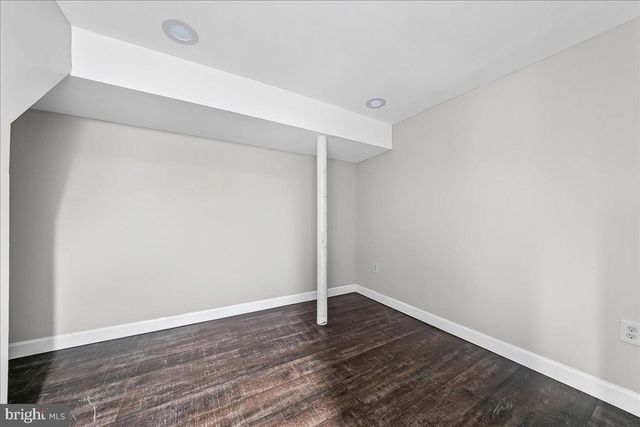 3 MAN O WAR DR, Media, PA 19063