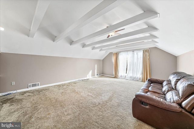 3 MAN O WAR DR, Media, PA 19063