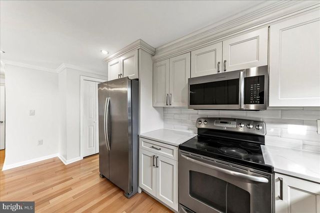 3 MAN O WAR DR, Media, PA 19063