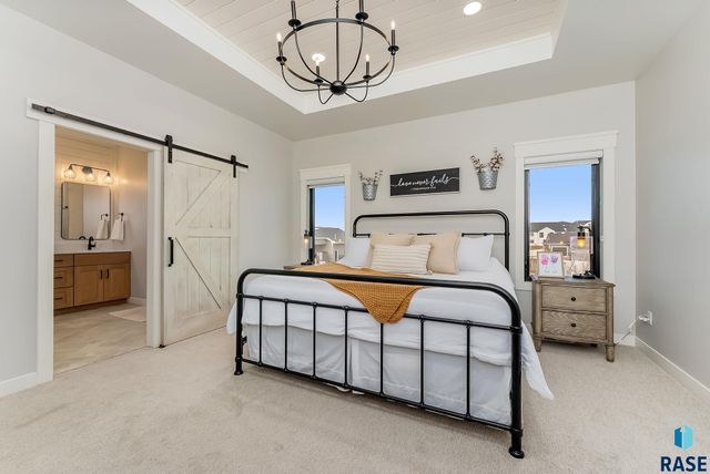 8216 E Ladyslipper Cir Circle, Sioux Falls, SD 57110