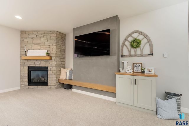 8216 E Ladyslipper Cir Circle, Sioux Falls, SD 57110