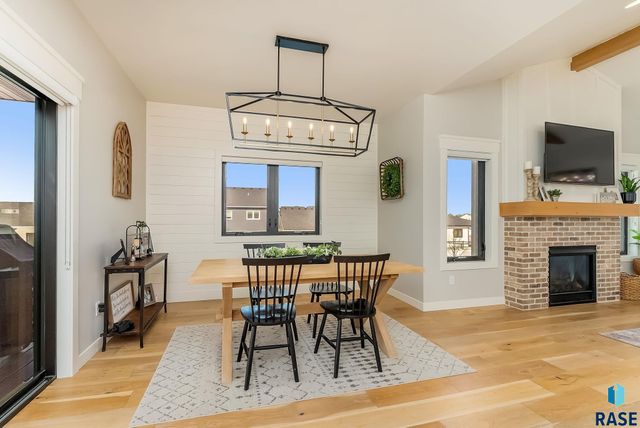 8216 E Ladyslipper Cir Circle, Sioux Falls, SD 57110