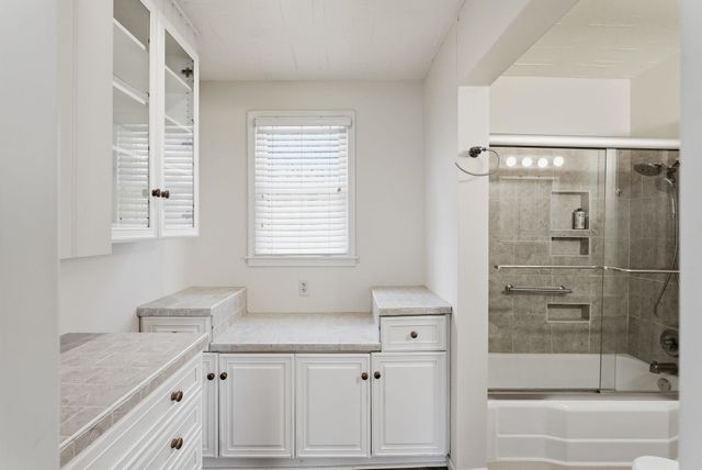 333 N Ridgewood Dr, Wichita, KS 67208