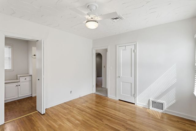 333 N Ridgewood Dr, Wichita, KS 67208