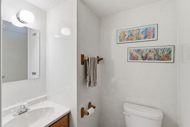 333 N Ridgewood Dr, Wichita, KS 67208