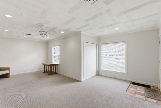 333 N Ridgewood Dr, Wichita, KS 67208