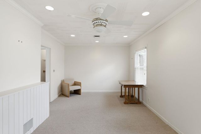 333 N Ridgewood Dr, Wichita, KS 67208