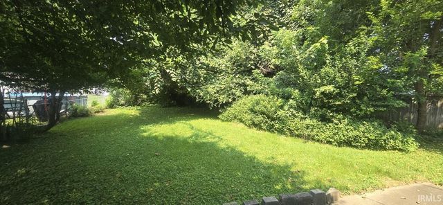 1515 Macarthur Drive, Evansville, IN 47714
