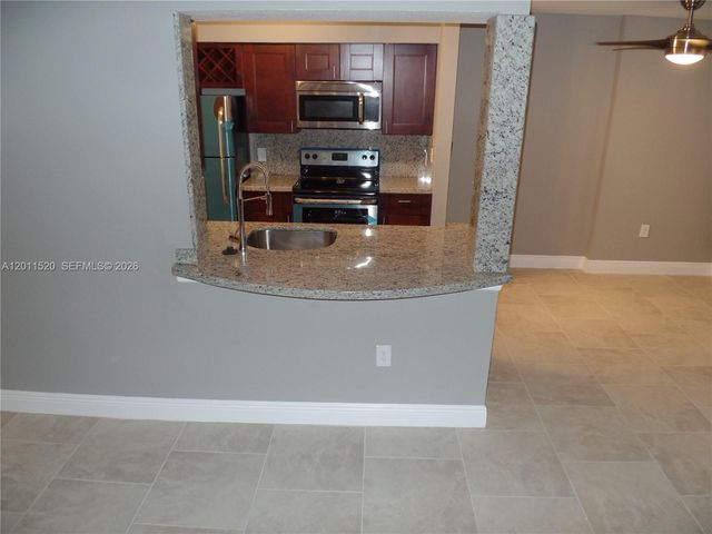 2647 NW 33rd St 2313, Oakland Park, FL 33309