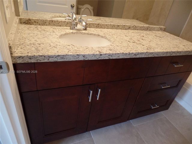 2647 NW 33rd St 2313, Oakland Park, FL 33309