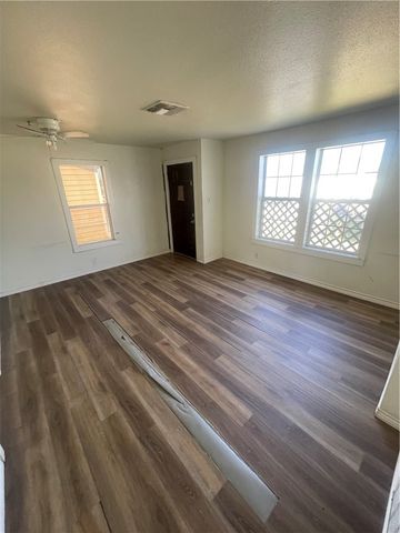 1733 Karen Dr, Corpus Christi, TX 78416