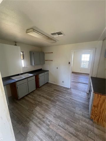 1733 Karen Dr, Corpus Christi, TX 78416