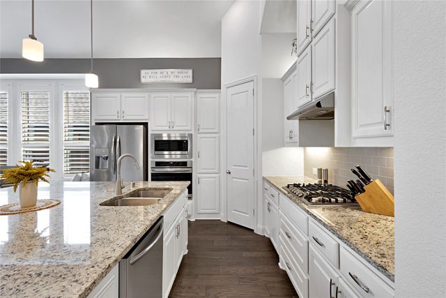 921 Hubbard Creek Trail, Mckinney, TX 75071