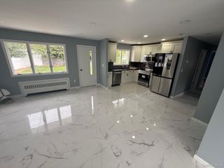 25 Martin Road S, Bethpage, NY 11714