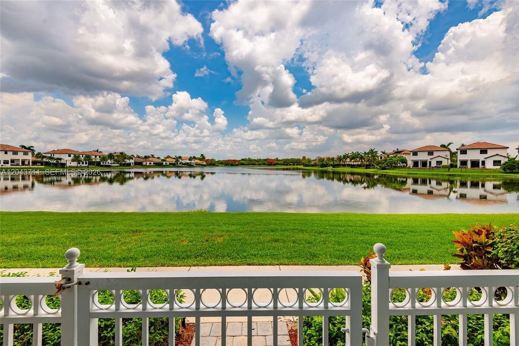 3061 Tortola Way, Cooper City, FL 33024