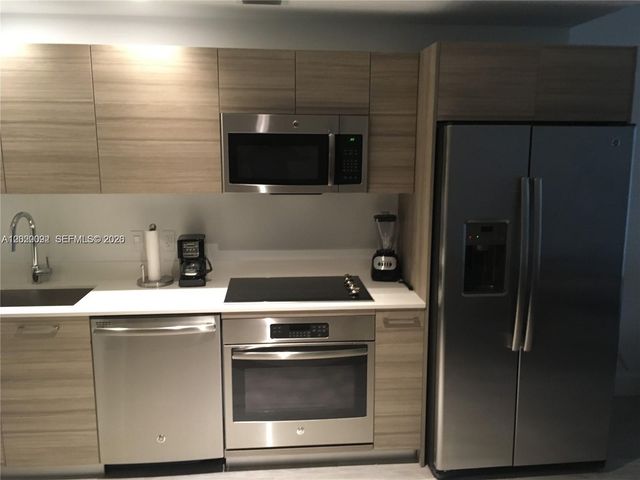 121 NE 34th St 2203, Miami, FL 33137