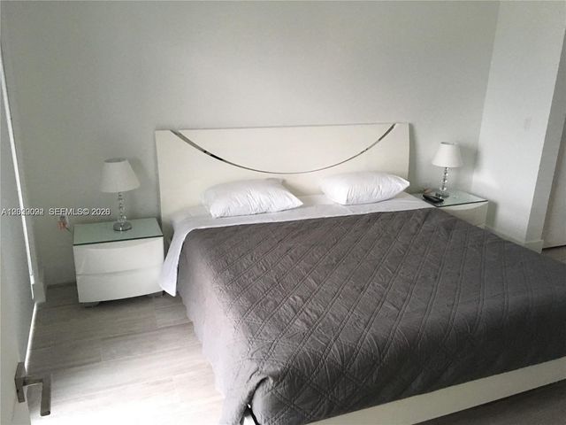 121 NE 34th St 2203, Miami, FL 33137
