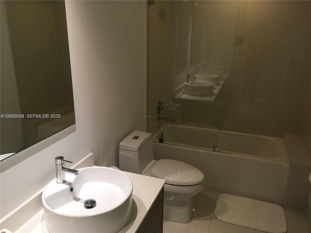 121 NE 34th St 2203, Miami, FL 33137