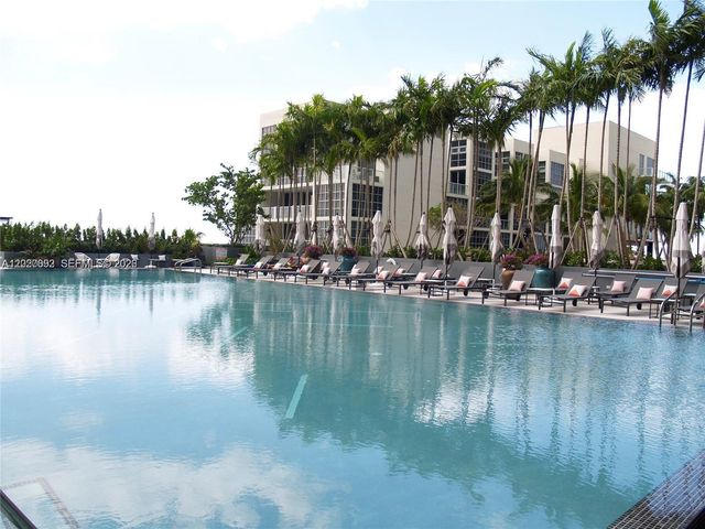 121 NE 34th St 2203, Miami, FL 33137