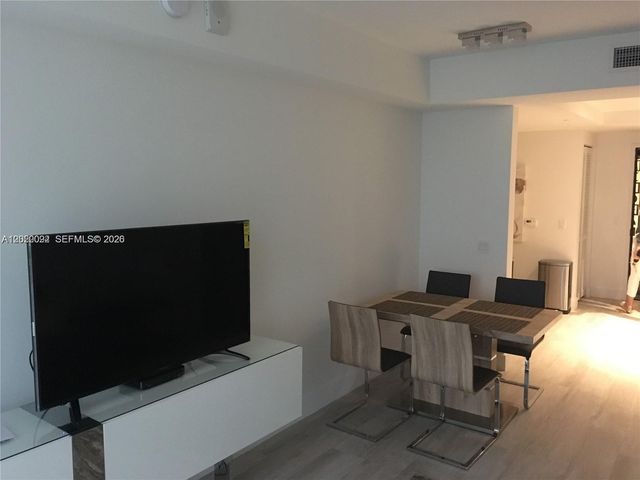 121 NE 34th St 2203, Miami, FL 33137