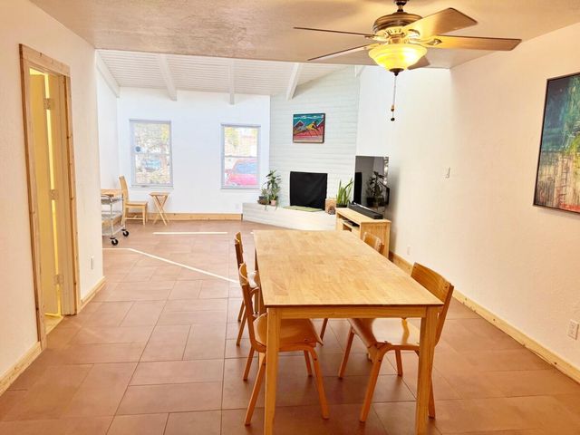 322 Columbia Drive SE B, Albuquerque, NM 87106