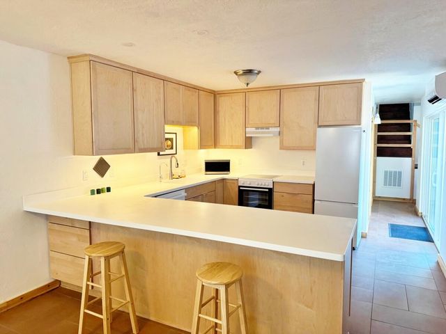 322 Columbia Drive SE B, Albuquerque, NM 87106
