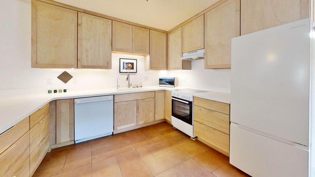 322 Columbia Drive SE B, Albuquerque, NM 87106