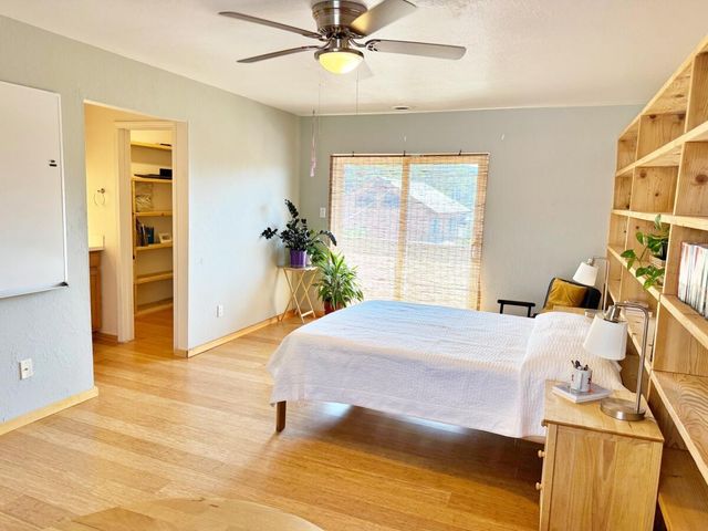 322 Columbia Drive SE B, Albuquerque, NM 87106