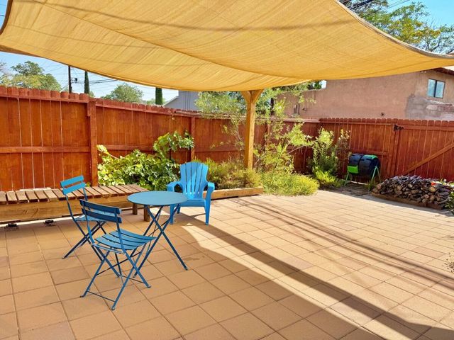 322 Columbia Drive SE B, Albuquerque, NM 87106