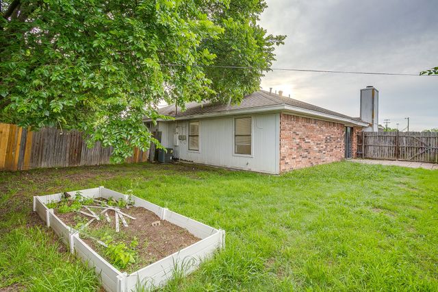 926 Irene Street, Burleson, TX 76028