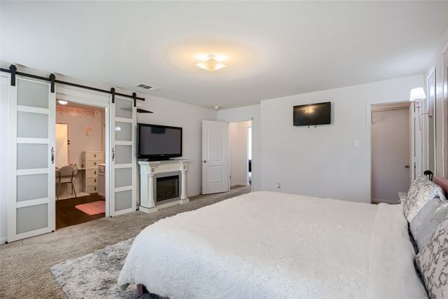 1200 Oak Creek Drive, Hutchins, TX 75141