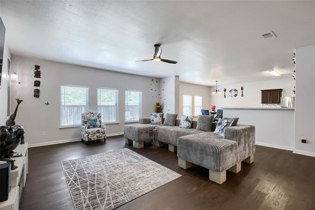 1200 Oak Creek Drive, Hutchins, TX 75141