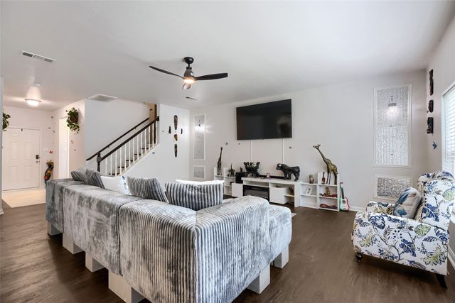 1200 Oak Creek Drive, Hutchins, TX 75141