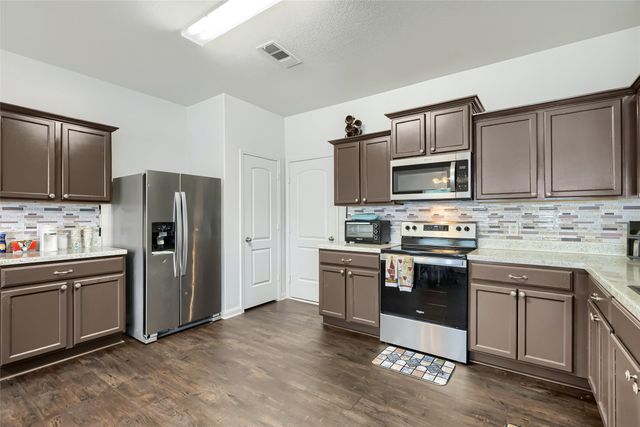 1200 Oak Creek Drive, Hutchins, TX 75141