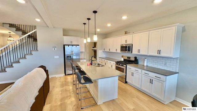 11110 Portage Drive, Papillion, NE 68046