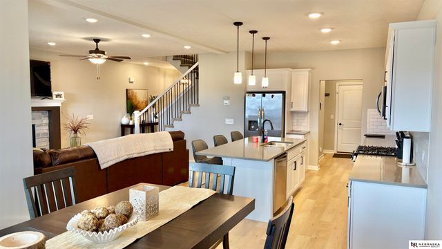 11110 Portage Drive, Papillion, NE 68046