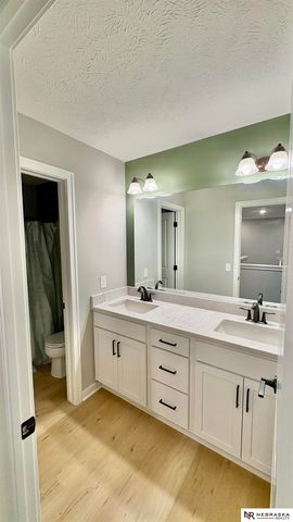 11110 Portage Drive, Papillion, NE 68046