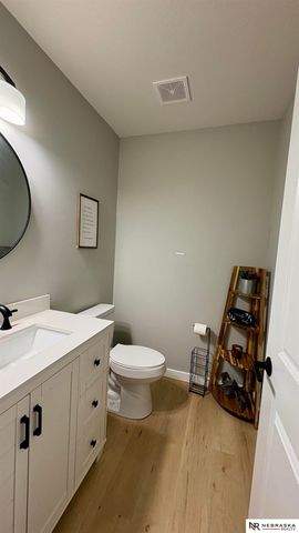 11110 Portage Drive, Papillion, NE 68046