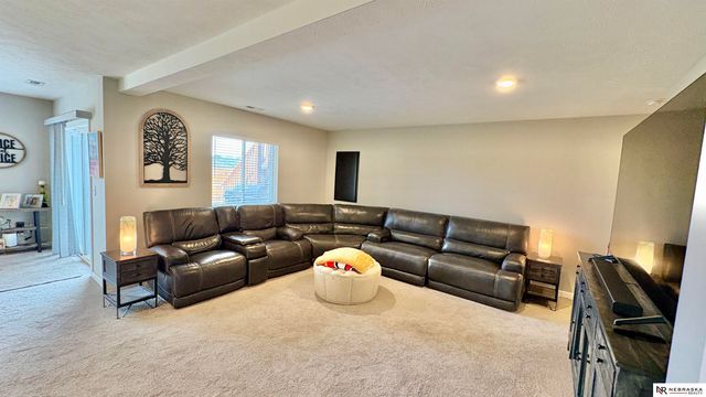 11110 Portage Drive, Papillion, NE 68046