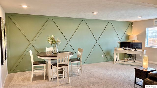 11110 Portage Drive, Papillion, NE 68046