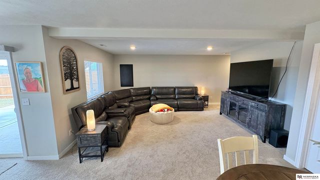 11110 Portage Drive, Papillion, NE 68046