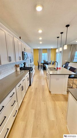 11110 Portage Drive, Papillion, NE 68046