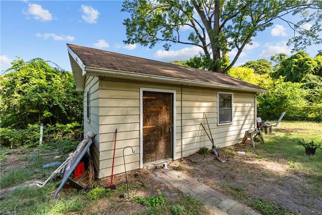 8264 Gygax RD, Norfolk, VA 23505