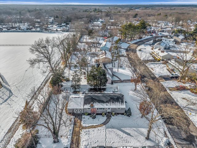 34 W Court Drive, Centereach, NY 11720