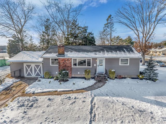 34 W Court Drive, Centereach, NY 11720