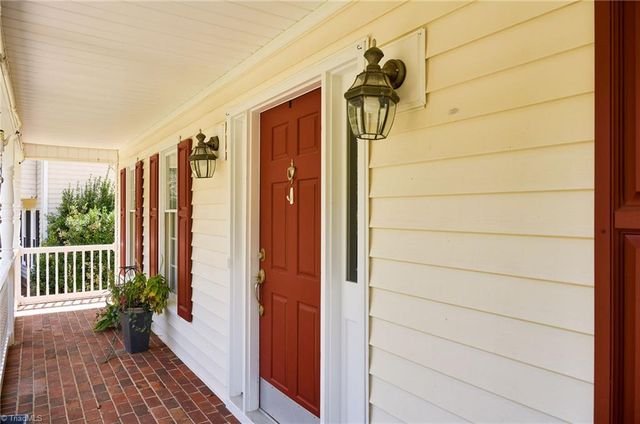 6031 Glenacre Drive, Kernersville, NC 27284